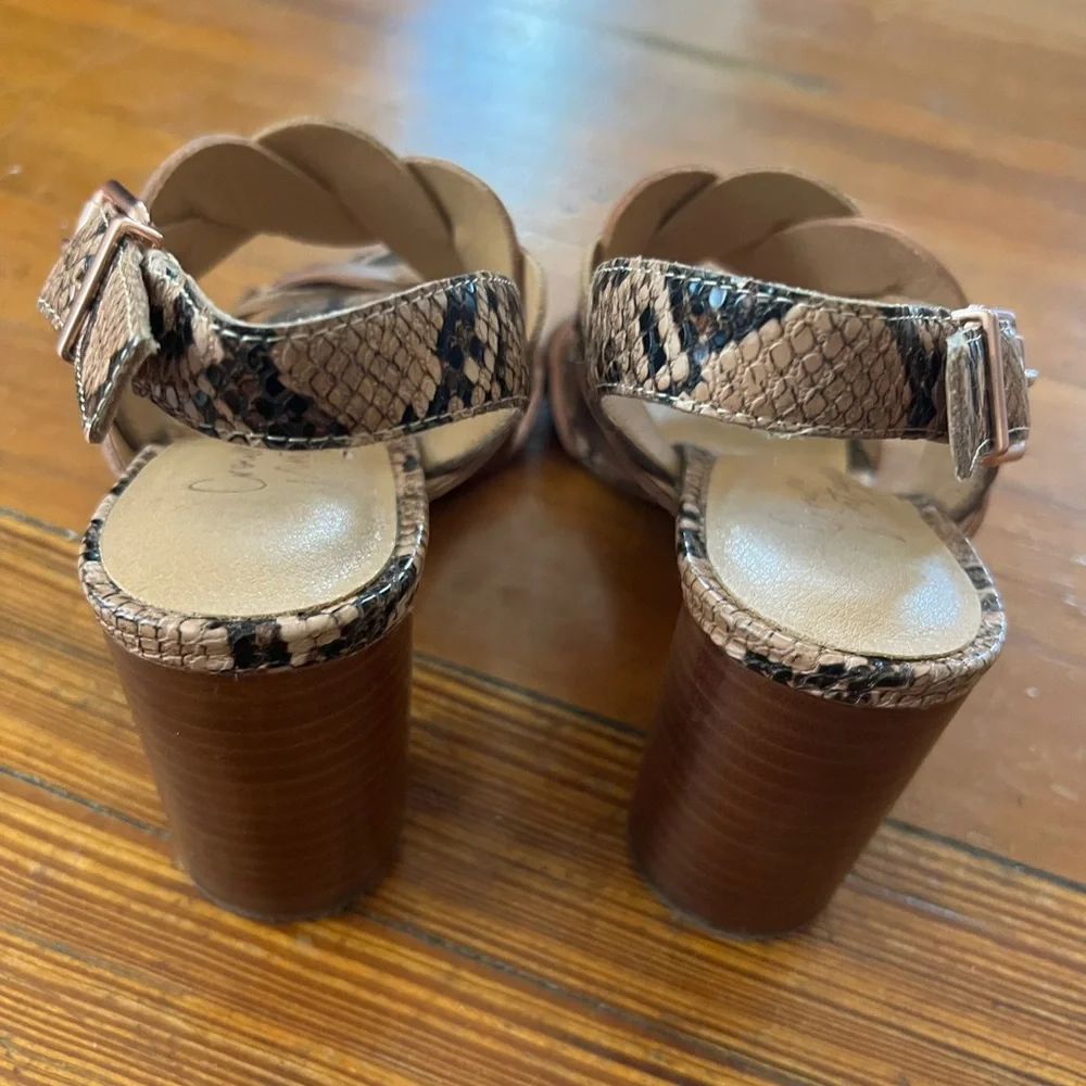 Crown Vintage VARENKA style sandal size 6.5M - Picture 6 of 8